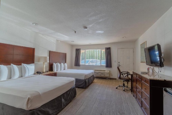 The Yosemite Inn image 16