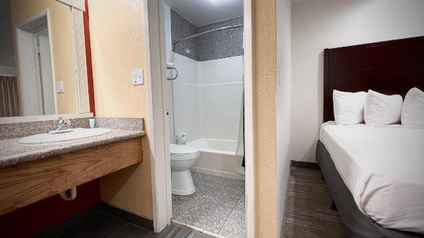 The Yosemite Inn image 7