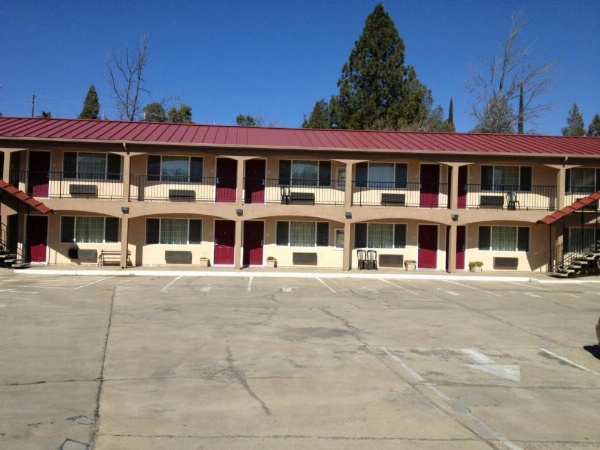 The Yosemite Inn image 9